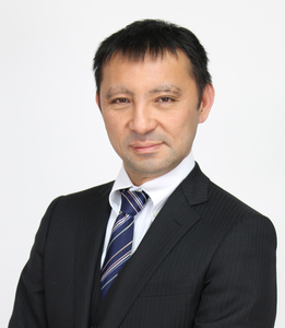 Representative Iiyama's photo